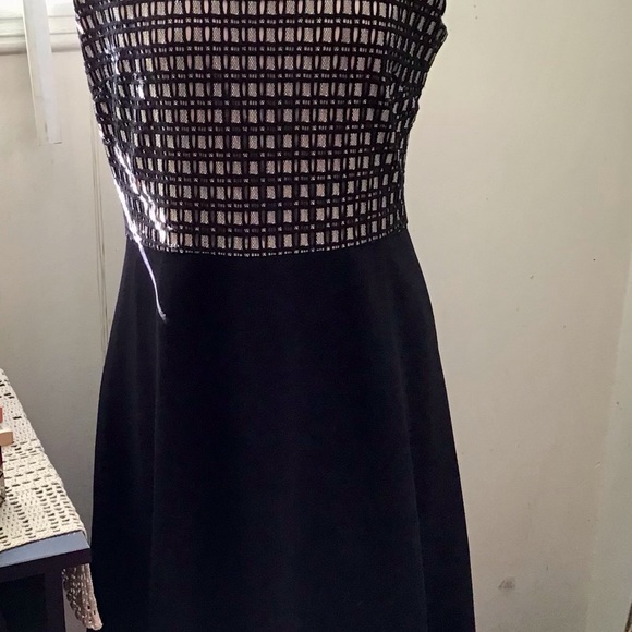 Belle, Badgley Mischka black and cream, size 12 lined sleeveless cocktail dress - Picture 4 of 9